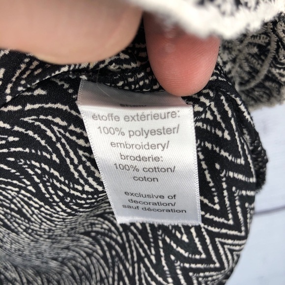 Maurices Embroidered Peasant Top Sz Sm - Picture 7 of 8